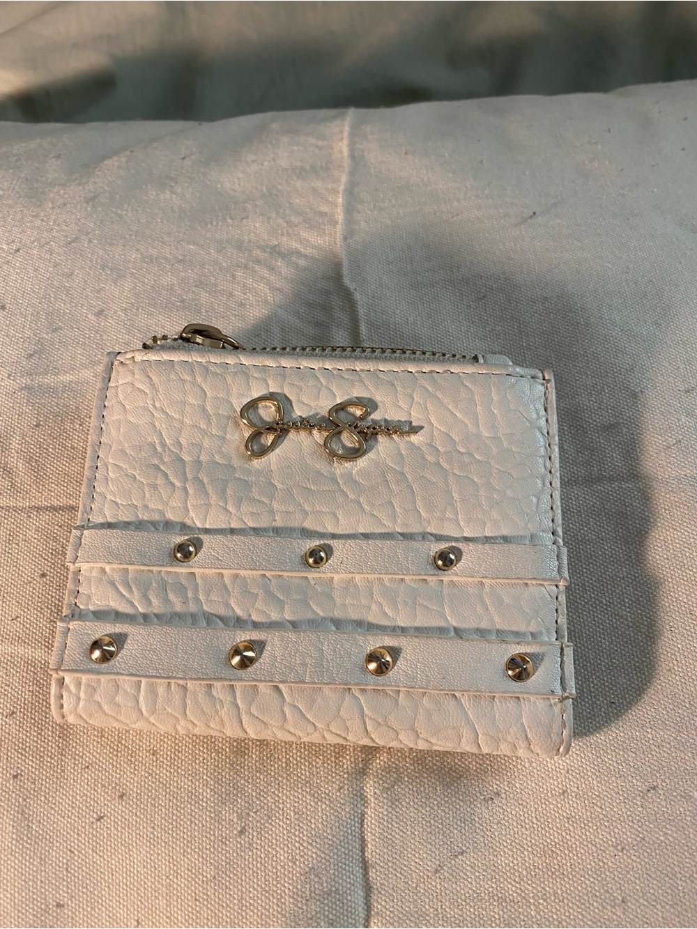 Jessica Simpson White Textured Mini Wallet with Gold Accents